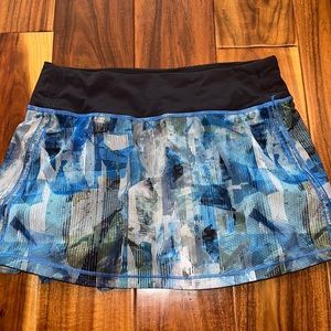 Size 4 regular lulu skirt